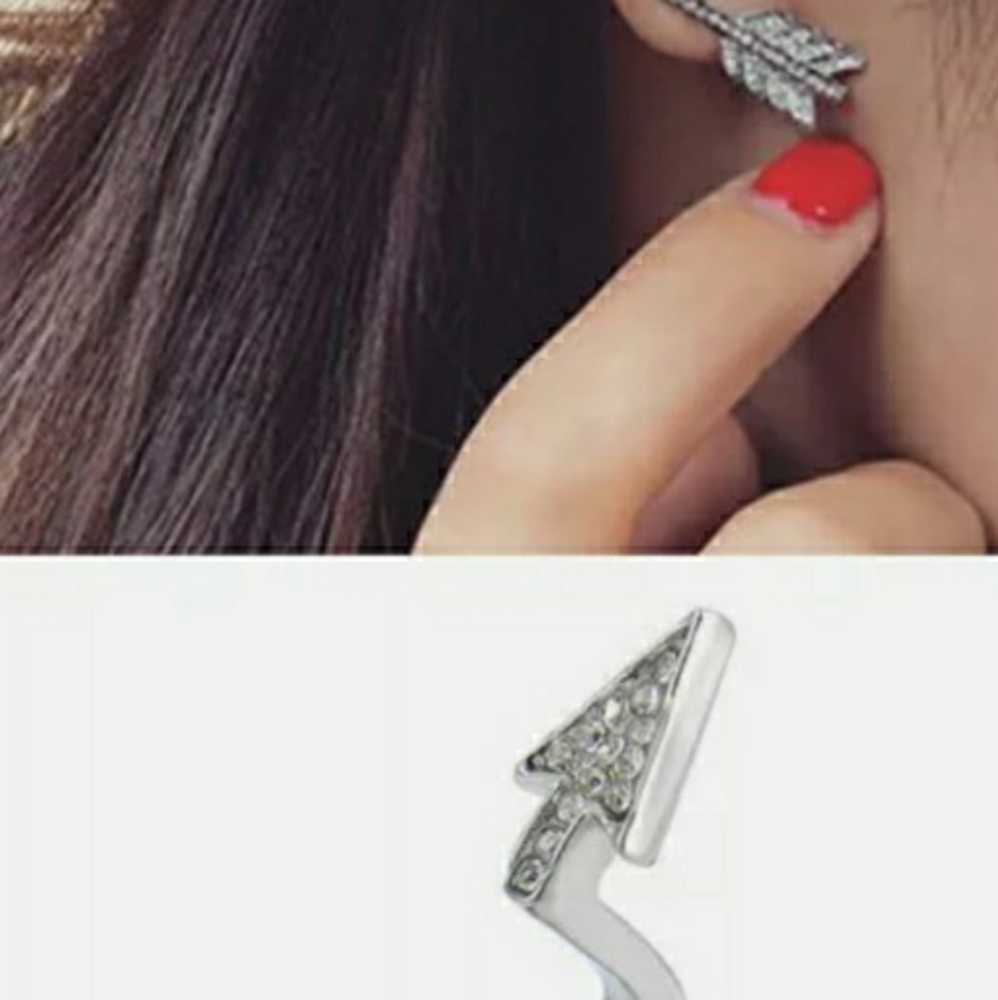 Crystal arrow earring - Picture 5 of 5